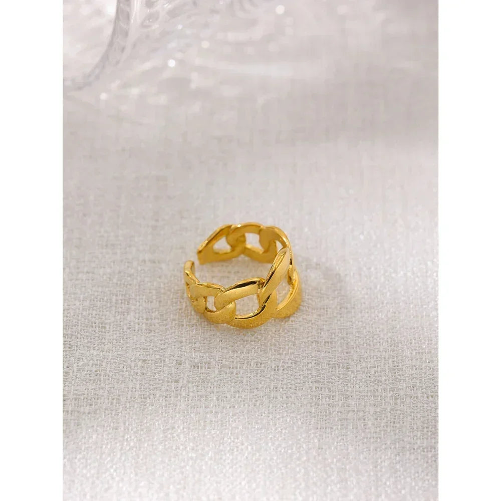 Mila’s Twist - TM & Co. Jewels