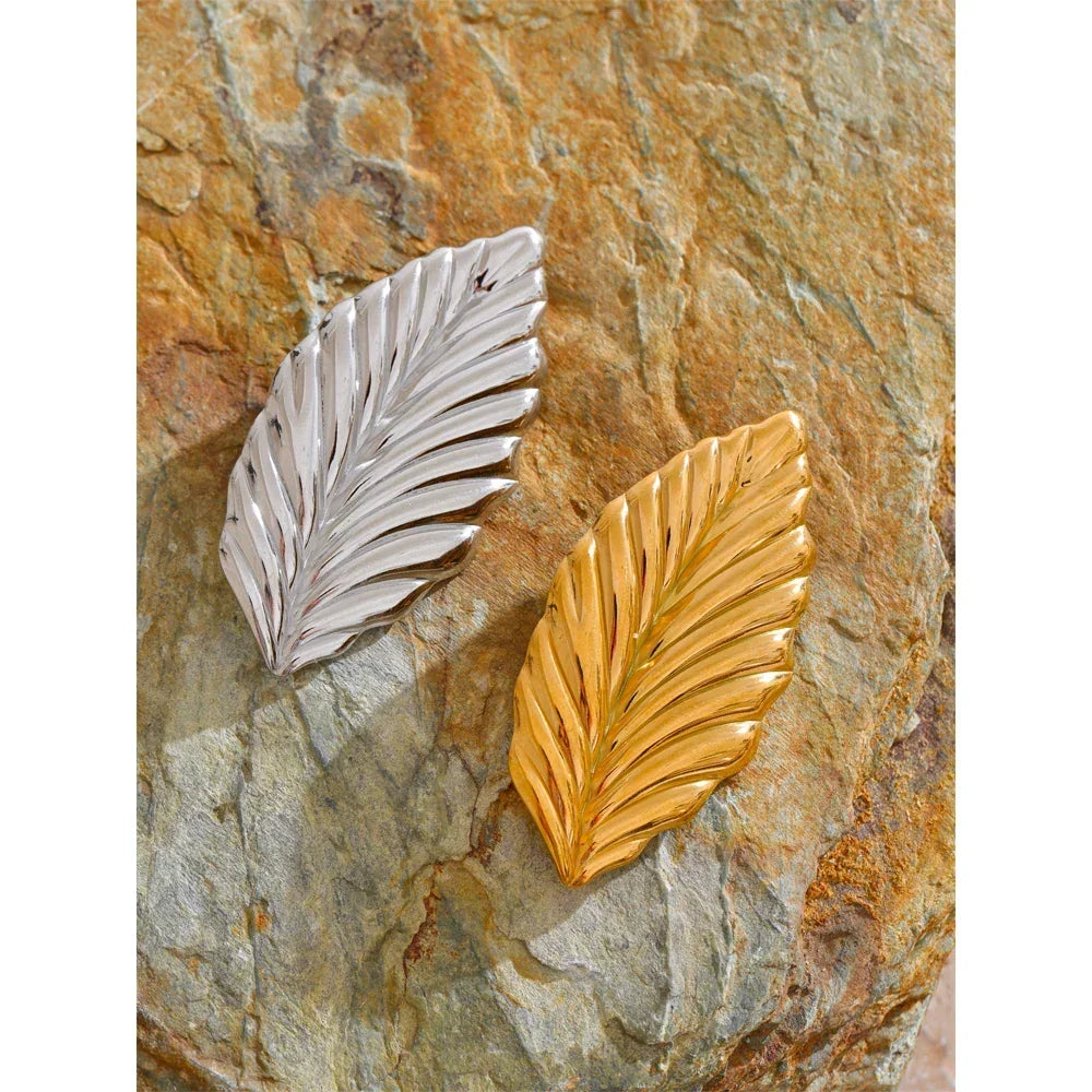 Golden Frond Pin - TM & CO. JEWELS 
