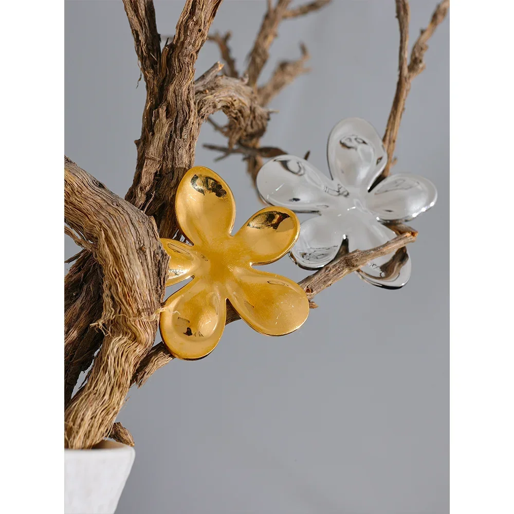 Precious Petals Pin - TM & CO. JEWELS 