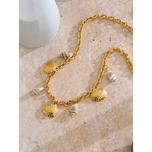 Gilded Shell Pendant - TM & CO. JEWELS 