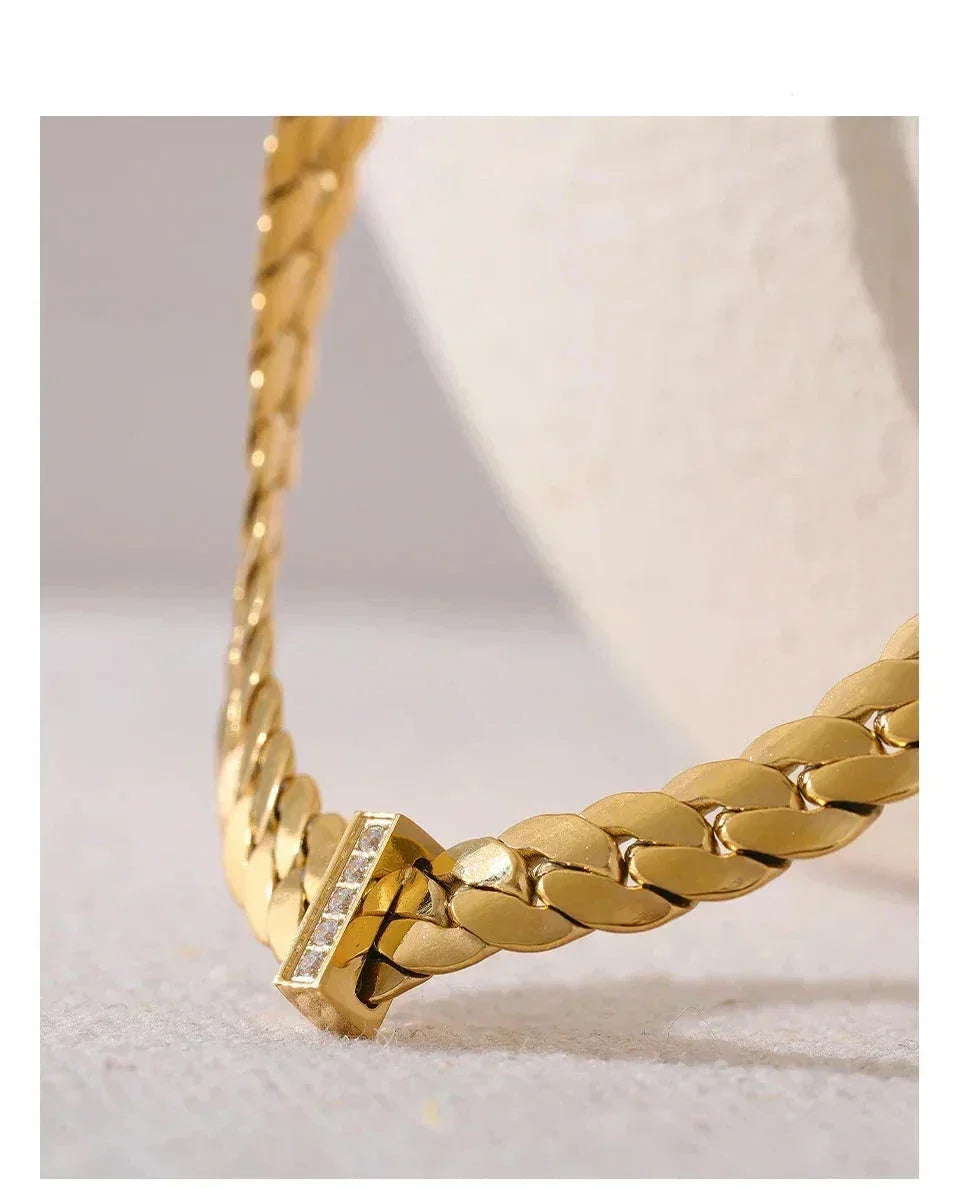 Nina's Golden ChainSpark Elegance - TM & Co. Jewels