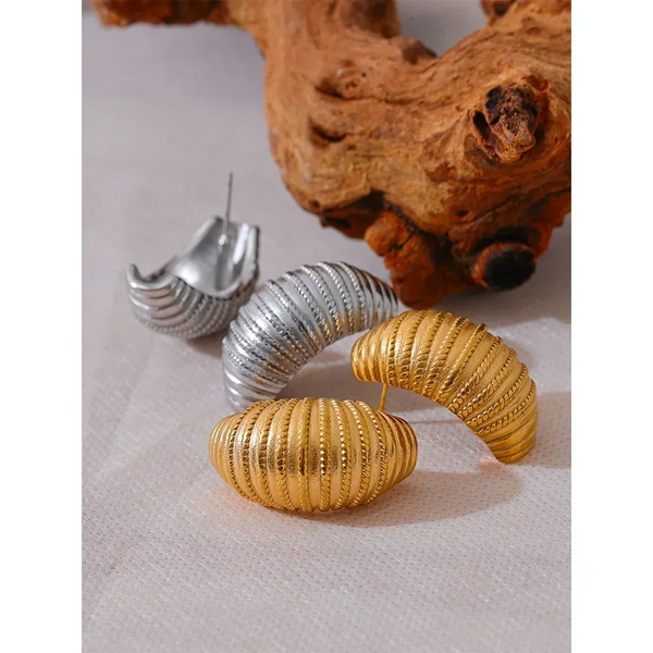 Amelia Twist Geometric Croissant Earrings - TM & CO. JEWELS 