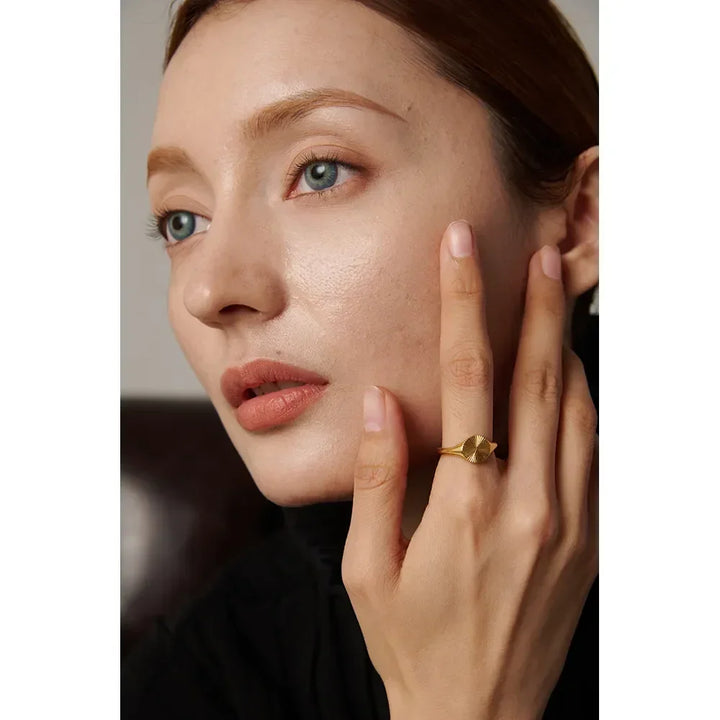 Golden Zenith Ring - TM & CO. JEWELS 