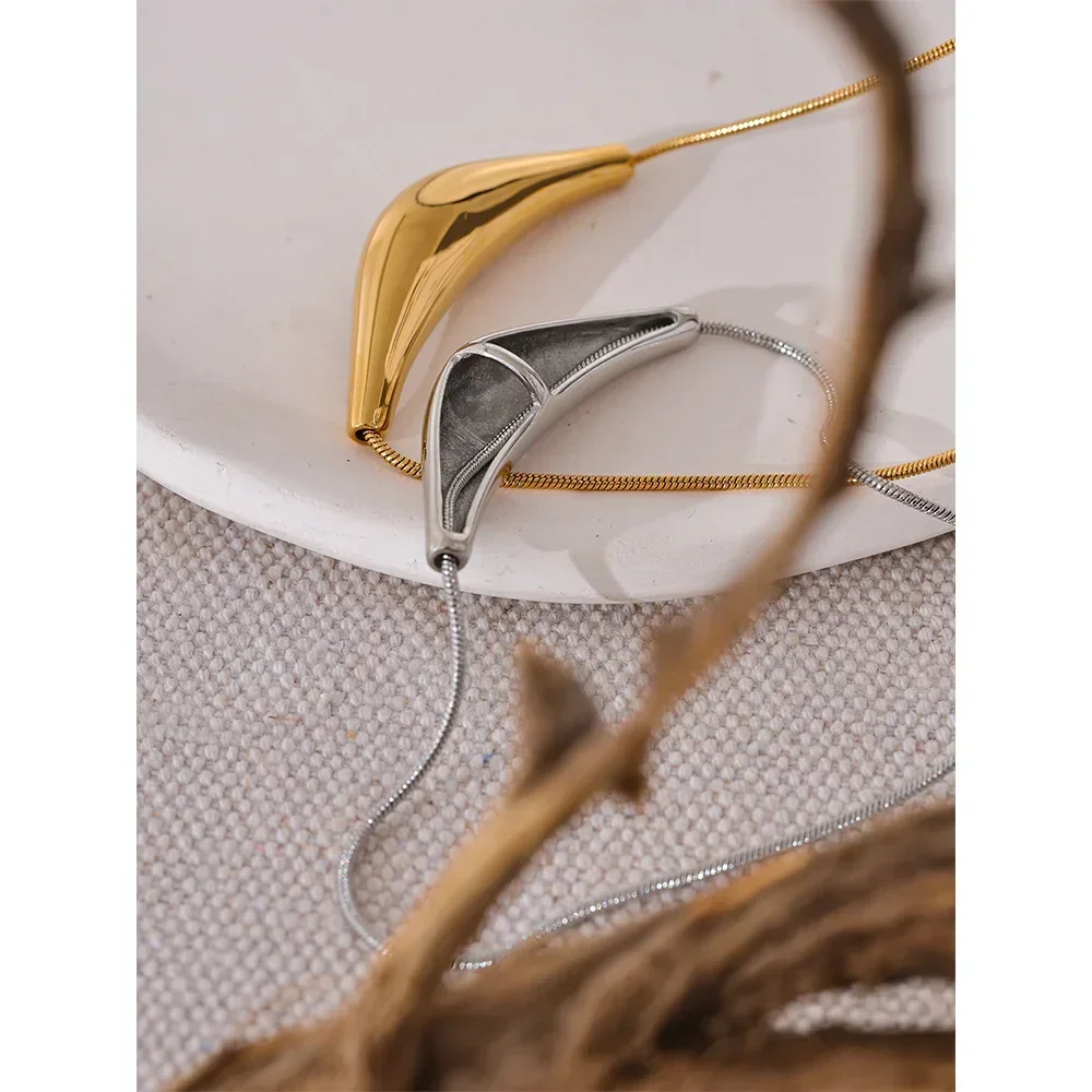 Modern Edge Collar - TM & Co. Jewels