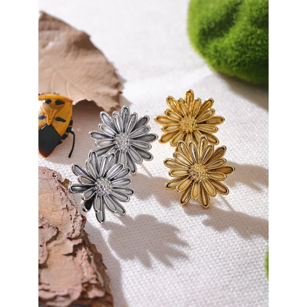 Elegant Bloom Flower Studs - TM & Co. Jewels