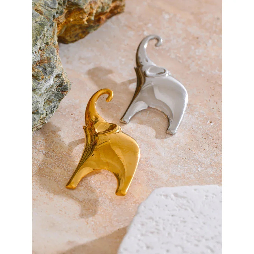 Gilded Elephant Pin - TM & CO. JEWELS 