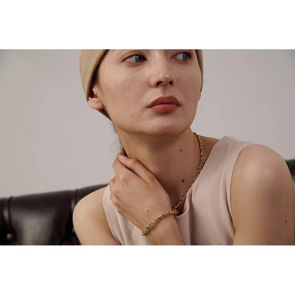 Luster Lock Collar - TM & CO. JEWELS 