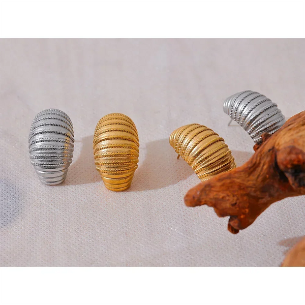 Amelia Twist Geometric Croissant Earrings - TM & CO. JEWELS 