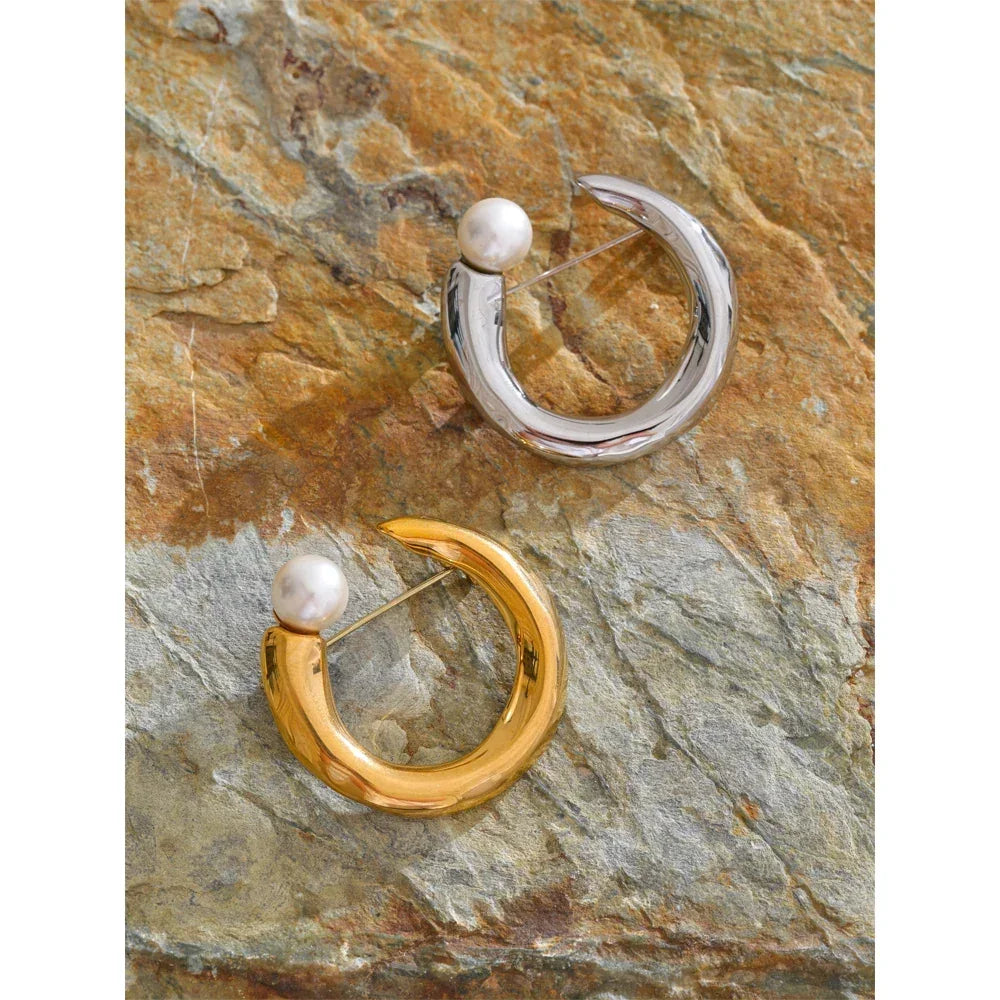 U-Shape Pearl Brooch - TM & CO. JEWELS 