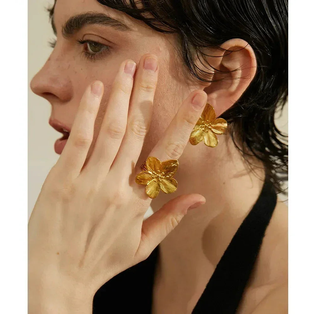 Aqua Flora Gilded Bloom Ring - TM & CO. JEWELS 