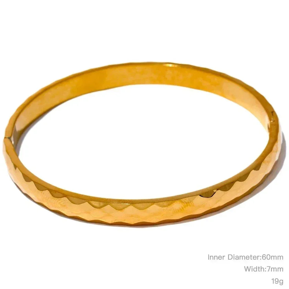 18K gold-plated bangle bracelet with textured pattern, minimalist women's jewelry