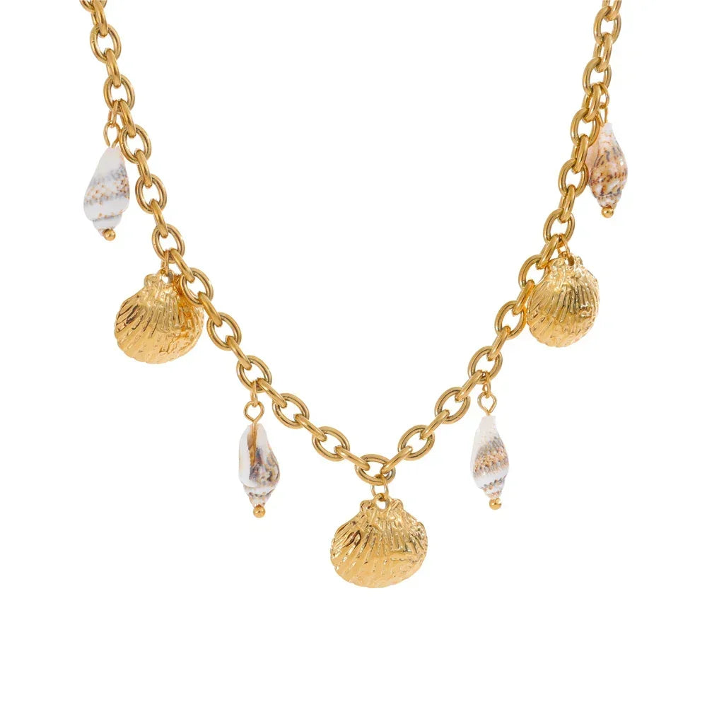Gilded Shell Pendant - TM & CO. JEWELS 