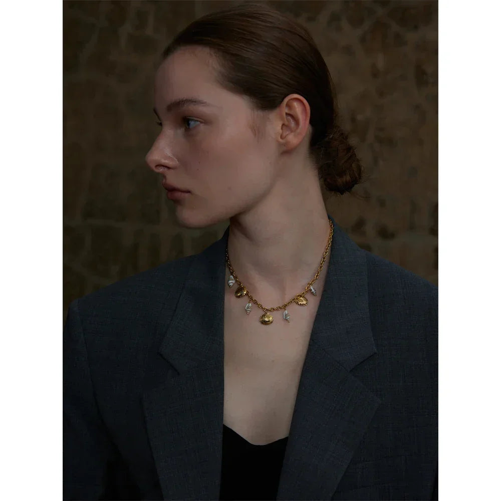 Gilded Shell Pendant - TM & CO. JEWELS 